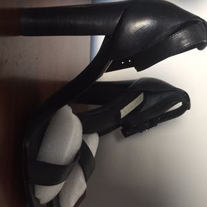 LAUREN by RALPH LAUREN NWNT black sandals